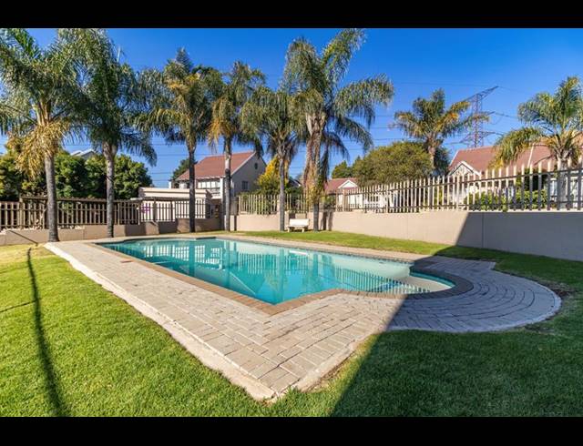 2 BEDROOM TOWNHOUSE FOR SALE IN EDEN GLEN